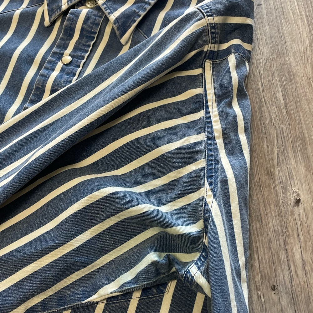 Vintage 1990s Wrangler Brushpopper Pearl Snap Striped Denim Botton Down Shirt - Picture 13 of 13